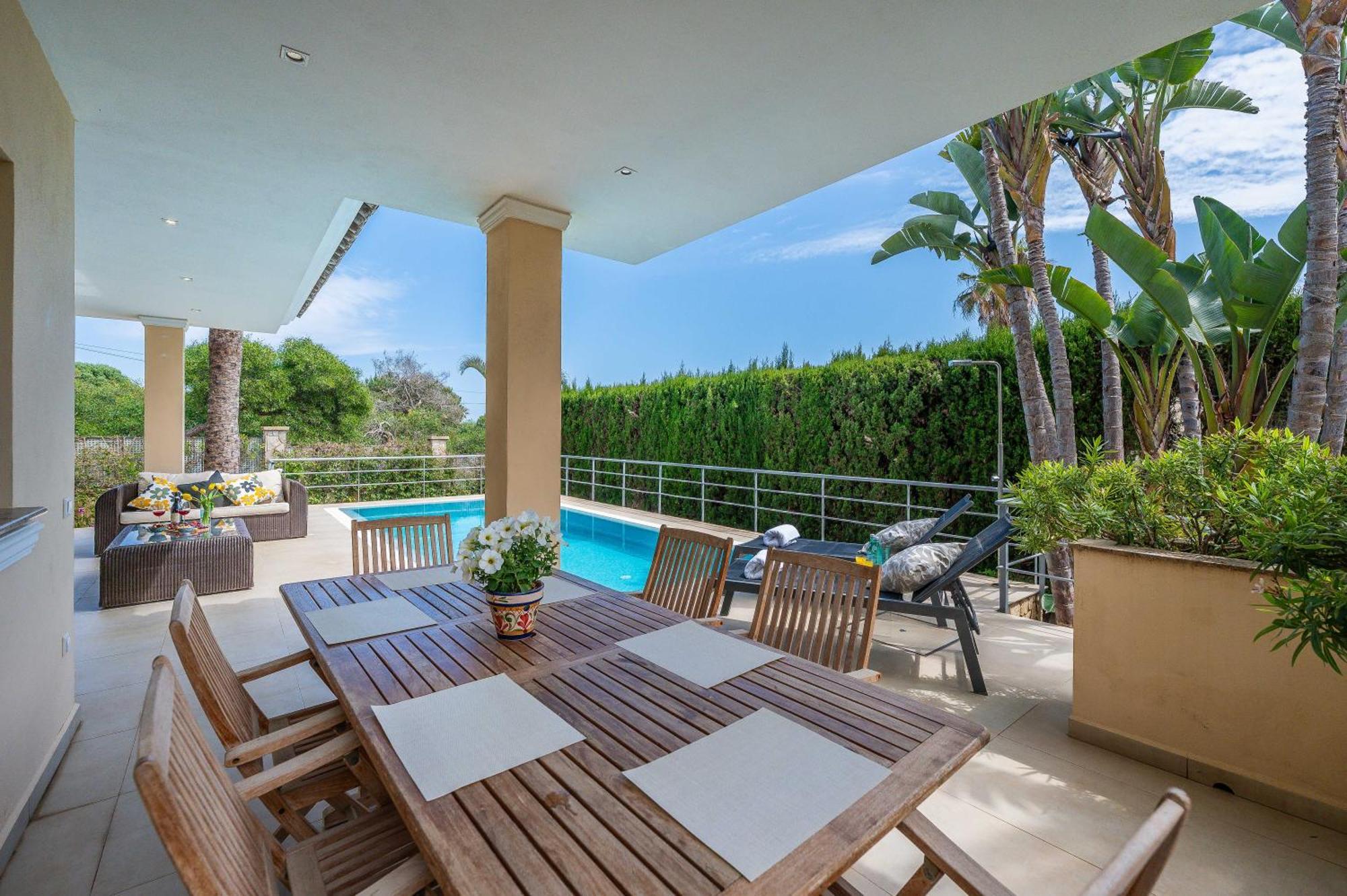 Villa Beachfront With Sea Views & Private Pool Marbella