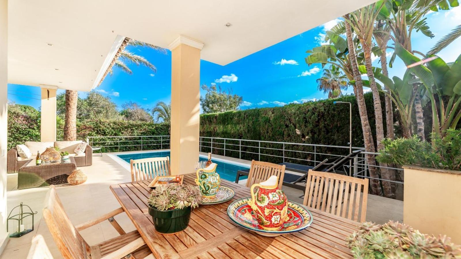 Villa Beachfront With Sea Views & Private Pool Marbella