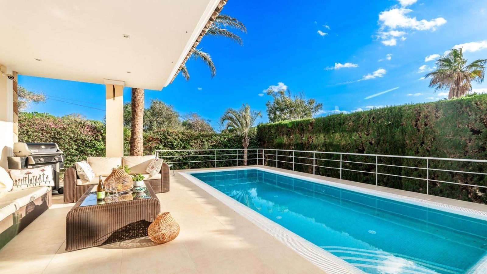 Beachfront With Sea Views & Private Pool * Marbella